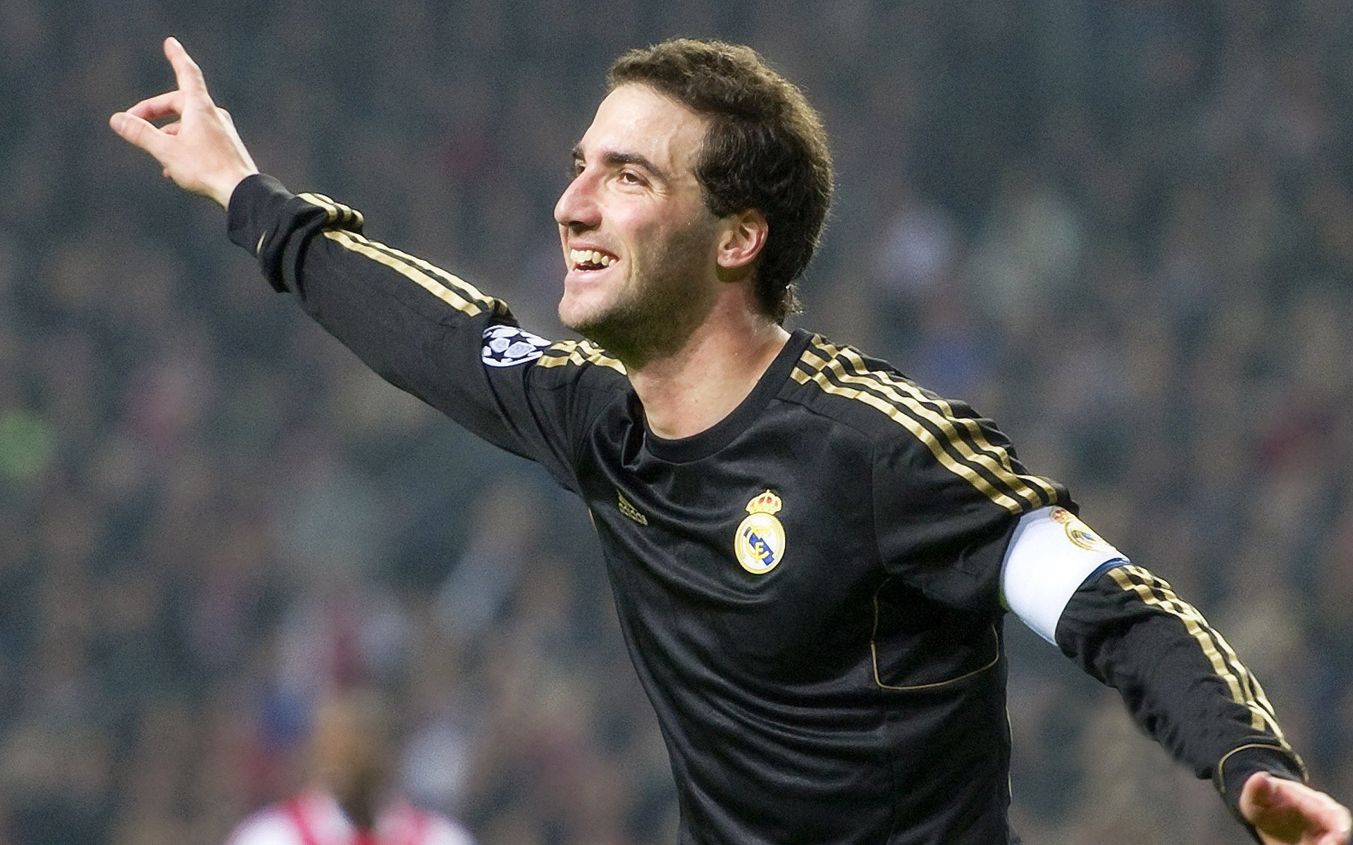 Uzi关键节点精彩发挥,中国队带队取胜!